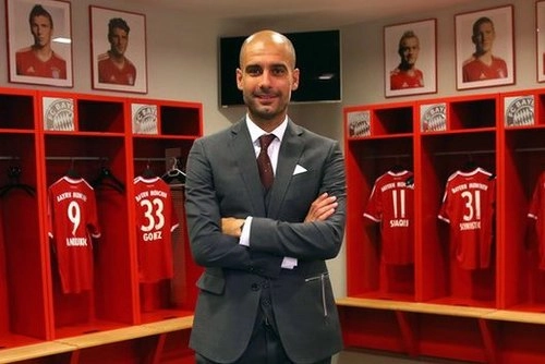 HLV Guardiola chơi đá ma với học trò
