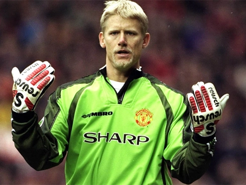 Các pha thủ môn ghi bàn thắng đáng nhớ nhất trong lịch sử