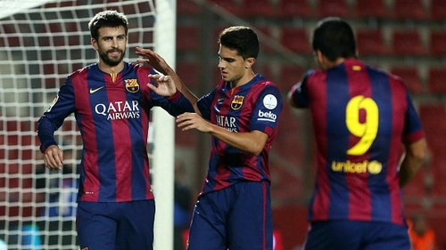 Động tác xỏ háng điệu nghệ của Luis Suarez