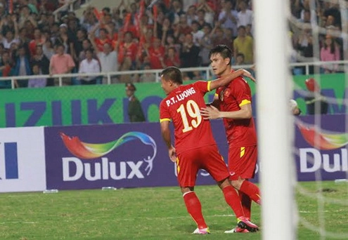 Video bàn thắng: Việt Nam 3-0 Lào (AFF Cup 2014)