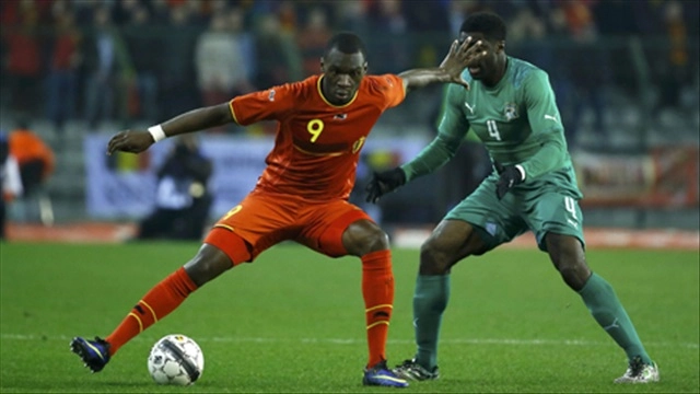 Benteke ngượng chín mặt sau pha bỏ lỡ khó tin