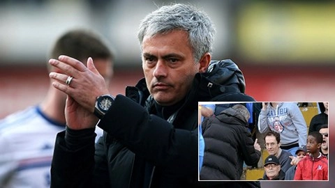 Mourinho thoát án phạt sau vụ dọa trẻ con
