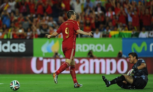 Torres lập công cho tuyển TBN, Del Bosque càng thêm khó nghĩ