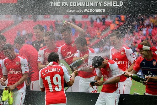 Arsenal 2-1 Crystal Palace: Thần chết Ramsey đem về thắng lợi thót tim cho Pháo thủ
