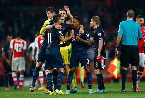 Highlight: Arsenal 1-2 Southampton (Vòng 3 Capital One Cup)