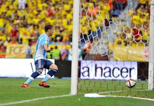 Video clip bàn thắng: Colombia 0-1 Argentina (Vòng loại World Cup 2018)