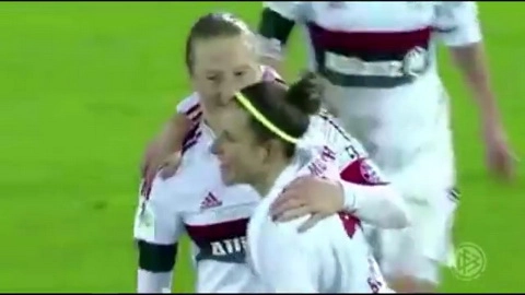 Siêu phẩm sút xa của sao nữ CLB Bayern Munich