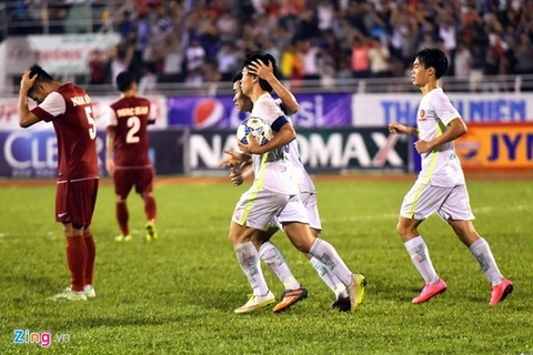 Màn đấu súng cân não U21 HAGL 3-2 U21 Việt Nam: Ngôi sao Công Phượng suýt thành tội đồ