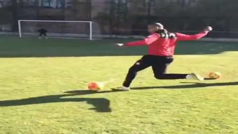 Siêu phẩm bàn thắng không thể tin nổi bằng tuyệt kỹ rabona