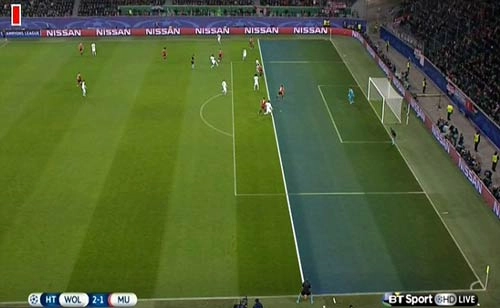 Quay chậm bàn thắng trên trời ở trận Wolfsburg 3-2 M.U