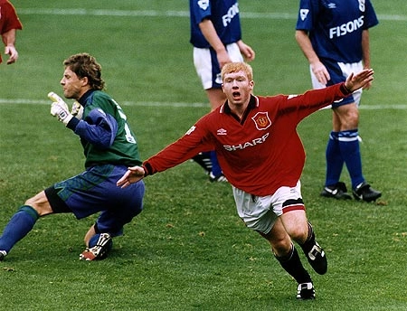 Những pha sút xa đẳng cấp của Paul Scholes ở MU