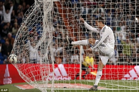 Ronaldo thể hiện hình ảnh cực xấu trong trận thắng Almeria
