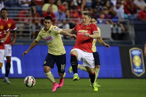 Tiền vệ Schweinsteiger thi đấu ra sao trong lần đầu khoác áo M.U