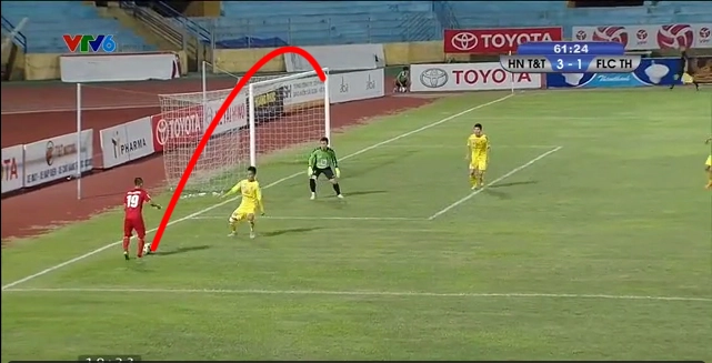 VIDEO: Siêu phẩm khó tin của cầu thủ Thanh Hóa ở vòng 18 V-League 2015