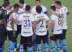 Cầu thủ ngang nhiên... tè bậy ngay tại thánh địa linh thiêng Maracana