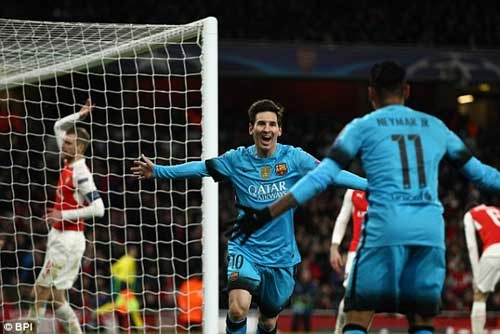 Màn trình diễn ấn tượng của thiên tài Messi ở trận đấu Arsenal 0-2 Barca