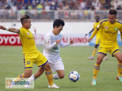 Video clip bàn thắng: HAGL 0-0 SLNA (Vòng 7 V-League 2016)