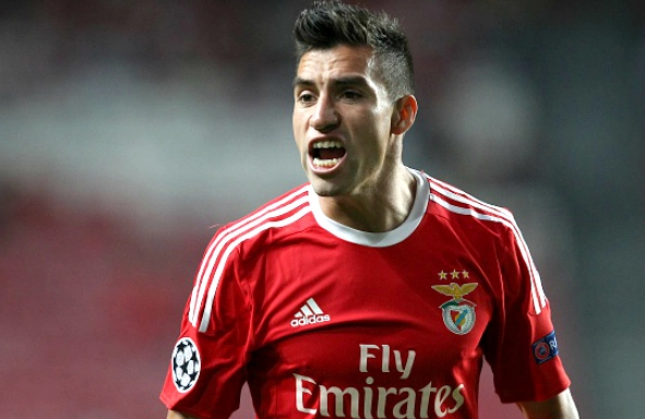 Tiền vệ Gaitan khóc nức nở sau trận cuối cùng khoác áo Benfica