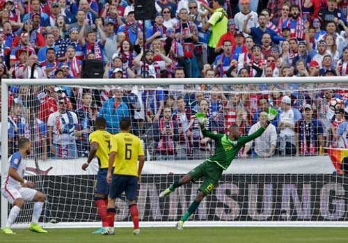 Video clip bàn thắng: Mỹ 2-1 Ecuador (Tứ kết Copa America 2016)
