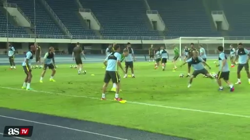 Man City đá ma kiểu tiki-taka cực đỉnh