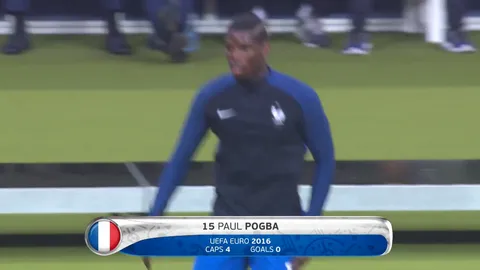 Tiền vệ Paul Pogba luyện tập trước trận tứ kết Euro 2016