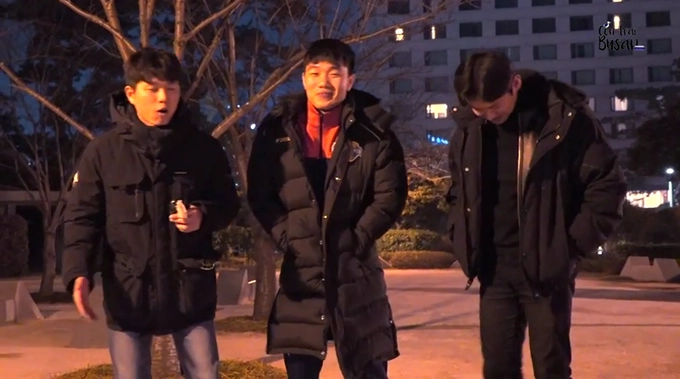 Tiền vệ Xuân Trường trổ tài đá cầu ở Hàn Quốc