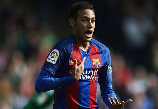 Những màn bứt tốc kinh hoàng trong bóng đá