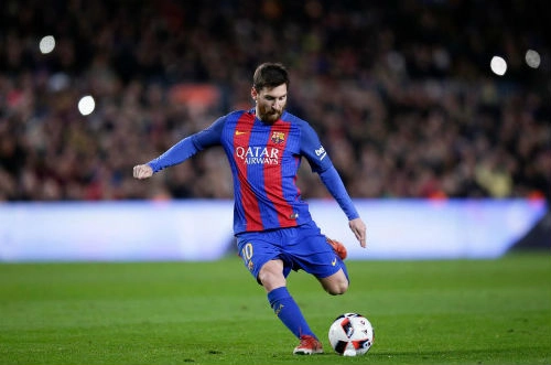 Chiêm ngưỡng cú sút phạt thiên tài đi vào lịch sử của Messi
