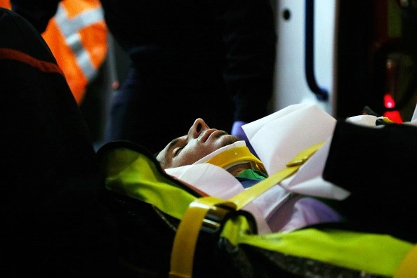 Cầu thủ gặp phải tai nạn nguy hiểm giống tiền đạo Torres