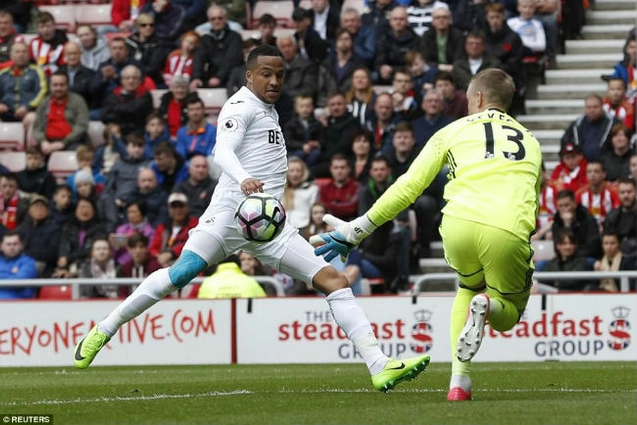 Tổng hợp: Sunderland 0-2 Swansea (Vòng 37 NHA 2016/17)
