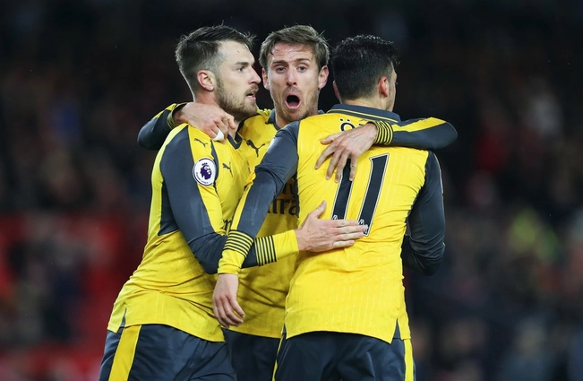 10 bàn thắng đẹp nhất của Arsenal mùa giải 2016/17