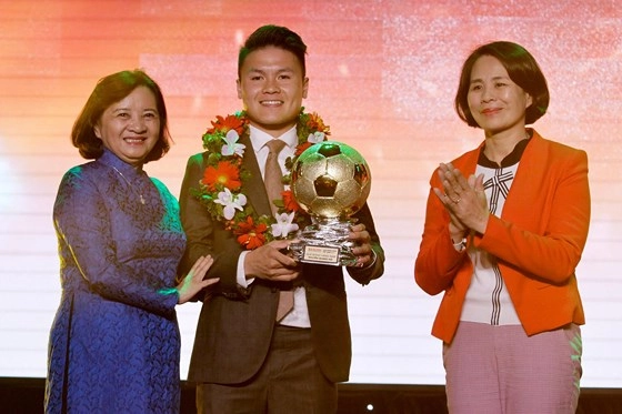 10 bàn thắng đẹp nhất của Quả bóng vàng Quang Hải trong năm 2018