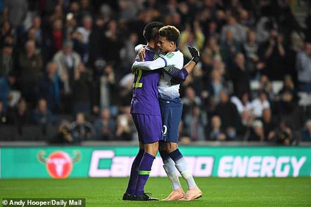 Video tổng hợp: Tottenham 2-2 (pen 4-2) Watford (Vòng 3 Cúp Liên đoàn Anh 2018/19)