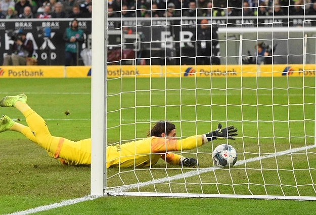 Gladbach 2-1 Bayern Munich: Ma ám Hùm xám