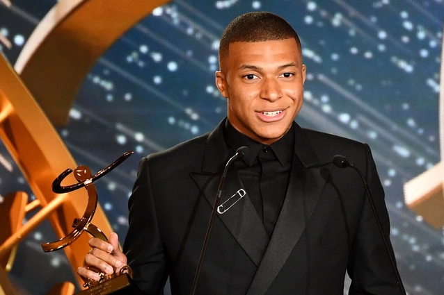VIDEO: Kylian Mbappe ủng hộ ai giành Quả Bóng Vàng?