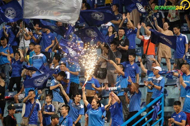 VIDEO: Fan Quảng Ninh đốt cháy Hàng Đẫy trong trận hoà 3-3