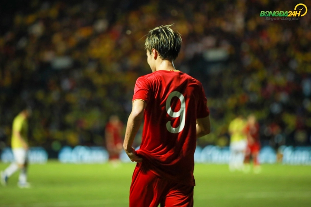 VIDEO: Tiền đạo Văn Toàn và những giây phút khuấy động cầu trường tại Kings Cup 2019