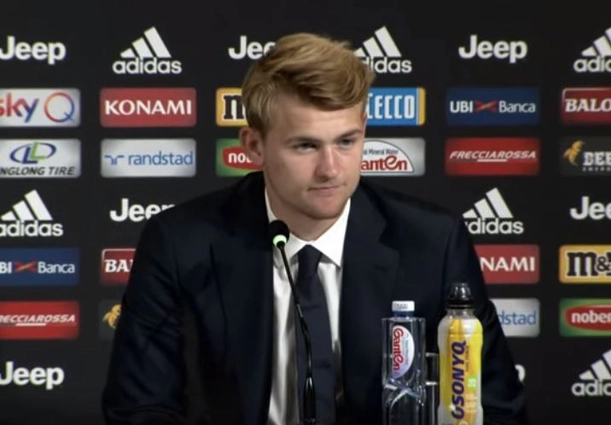 VIDEO: Buổi họp báo đầu tiên của Matthijs De Ligt ở Juventus