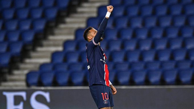 Neymar vs Mbappe thăng hoa, PSG đánh tennis trên sân nhà