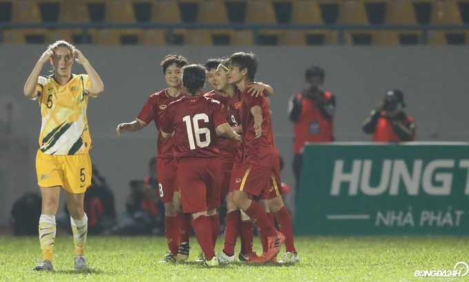 VIDEO: Siêu phẩm của Huỳnh Như vào lưới đội bóng nữ số 1 châu Á