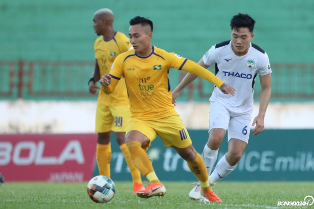 VIDEO: Xem lại siêu phẩm hụt trong ngày trở lại của Phạm Xuân Mạnh