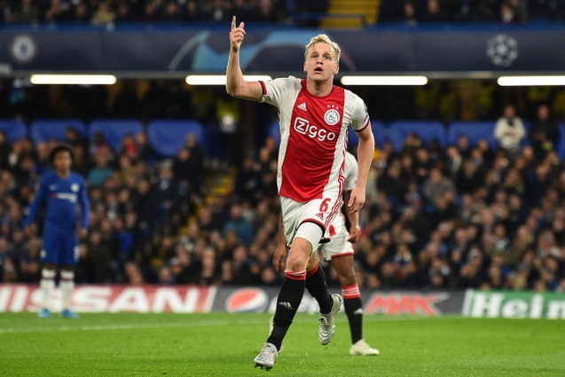 Ajax Amsterdam làm video tri ân Van de Beek: Hãy mơ lớn, Donny!