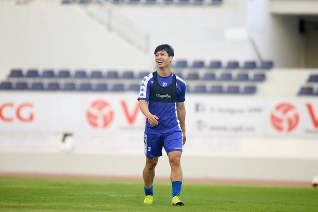 VIDEO: Công Phượng tỏa sáng, giúp TP.HCM hồi sinh