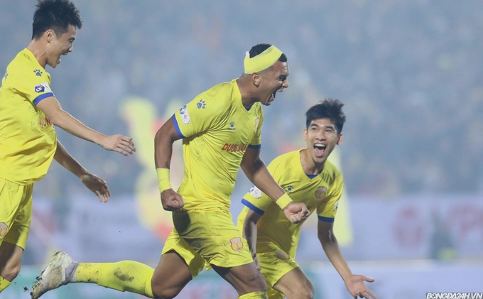 VIDEO: CLB Nam Định gây sốc với bàn thắng thứ hai vào lưới Hà Nội FC