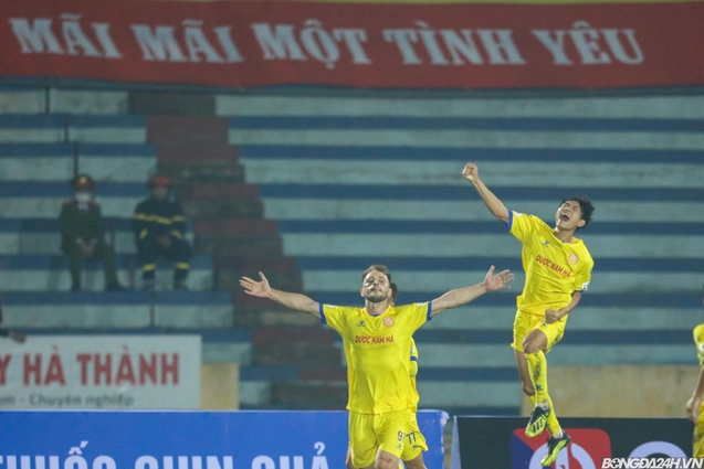 VIDEO: Nam Định bất ngờ mở tỉ số trước Hà Nội FC