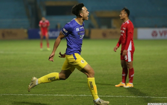VIDEO: Bùi Hoàng Việt Anh ghi bàn dễ dàng cho Hà Nội FC