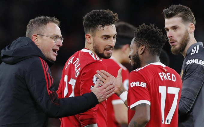 VIDEO: HLV Ralf Rangnick không tin nổi khi Fred ghi bàn bằng chân phải