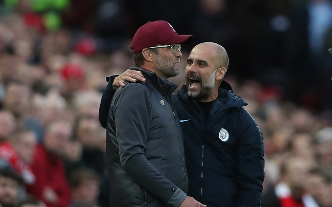VIDEO: Pep Guardiola sốc khi Klopp tố Man City hưởng lợi từ Covid