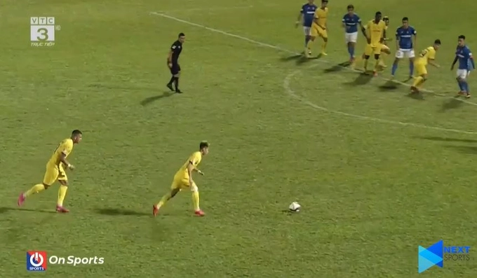 VIDEO: Hoàng Xuân Tân sút phạt như CR7