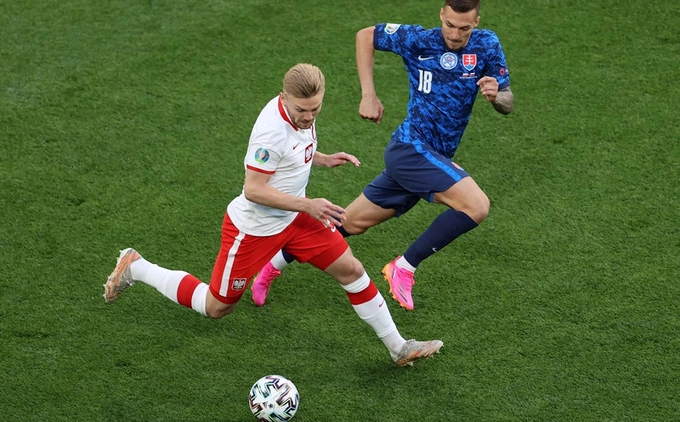 Video Ba Lan vs Slovakia (Bảng E VCK Euro 2020): Thẻ đỏ và Đại bàng hóa gà con